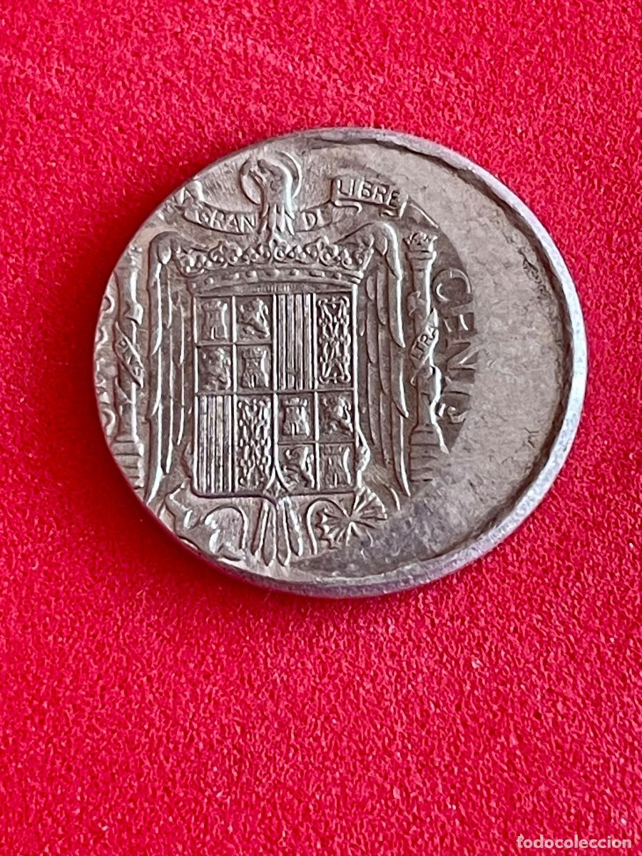 Monedas con errores: &ldquo; ERROR EXTRAORDINARIO * 5 Centimos 1945 DESPLAZADOS - Foto 2