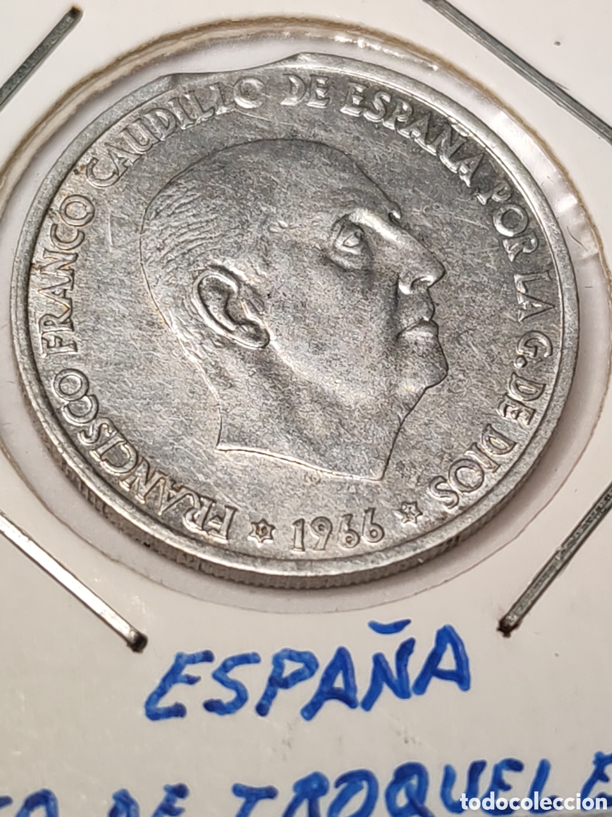 Monedas con errores: Espa&ntilde;a. 50 centimos. 1966 *71. Error .Defecto troquel en el canto . Segmentada .SC sin circular - Foto 3