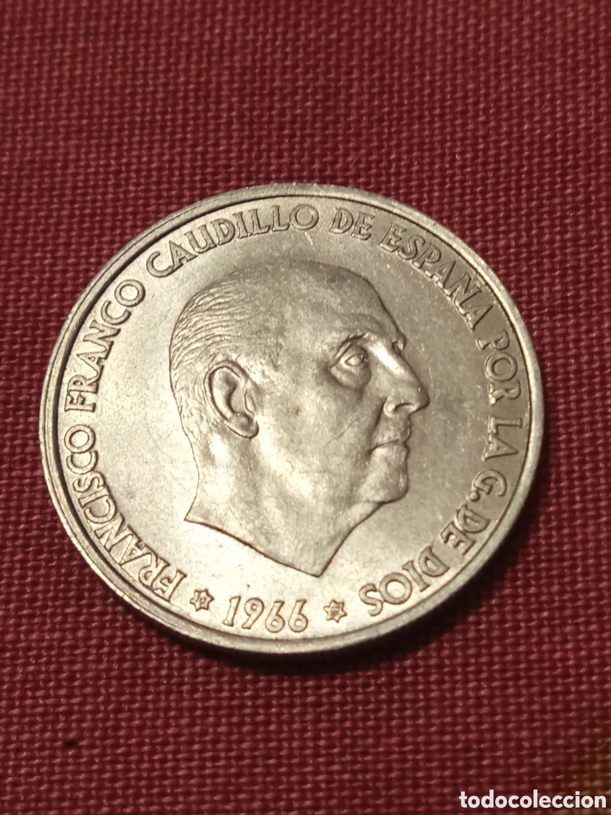 Monedas con errores: X- ERROR 50 C&Eacute;NTIMOS 1966*1967 LETRAS FRANCIS ACU&Ntilde;ADAS EN REVERSO - Foto 1