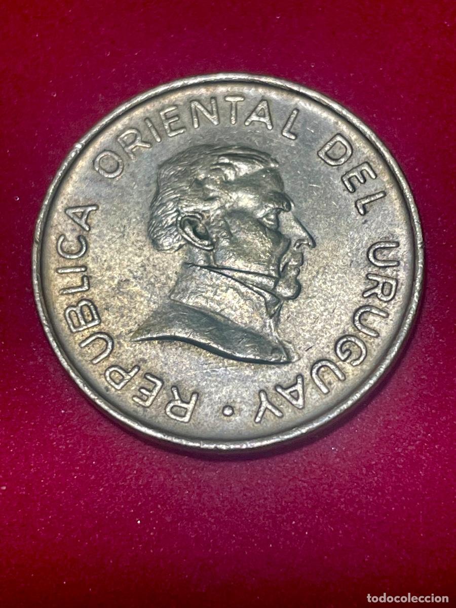 Monedas con errores: * ERROR * 2 pesos Uruguay a&ntilde;o 1994. VARIANTE DE CU&Ntilde;O - Foto 2