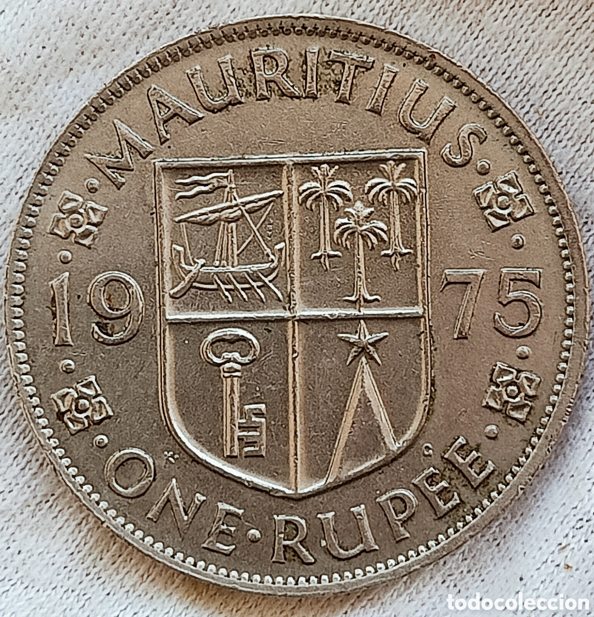 Monedas con errores: Moneda 1 Rupia 1975 Isabel ll/Rara (kM#35.1) - Foto 2