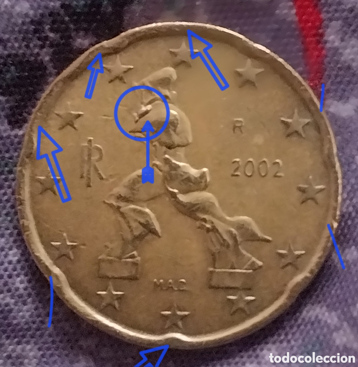 Monedas con errores: 20 c&eacute;ntimos italia 2002 &ndash; variante con espectacular rotura de cu&ntilde;o en la garganta y descentrado