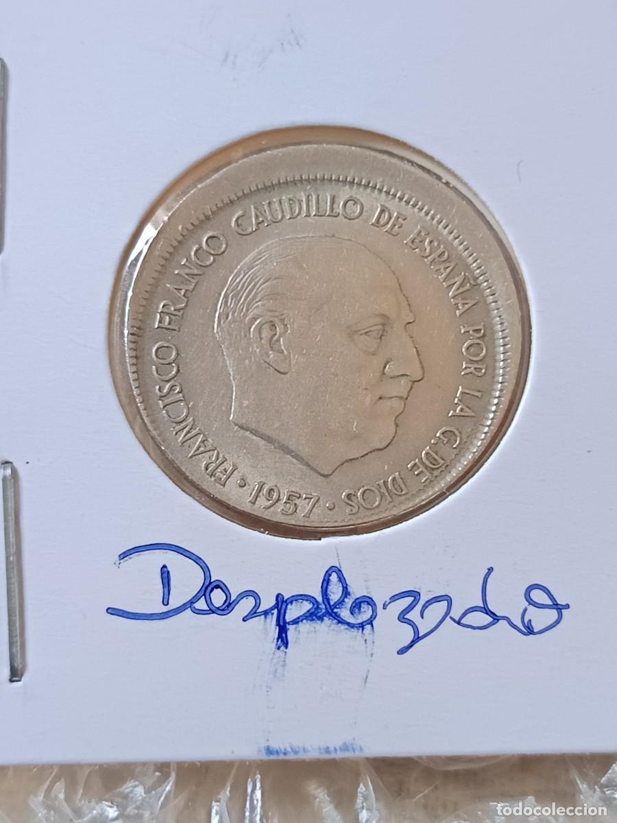 M&uuml;nzen mit Fehlern: Monedas 5 pesetas 1957 desplazada