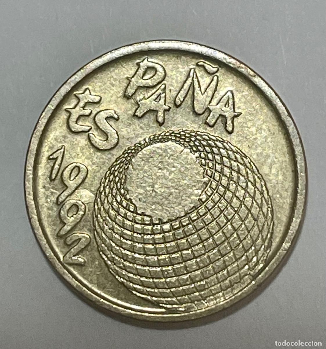 Monedas con errores: * ERROR RARISIMO * 25 pesetas a&ntilde;o 1992.TORRE DEL ORO. SIN TALADRO