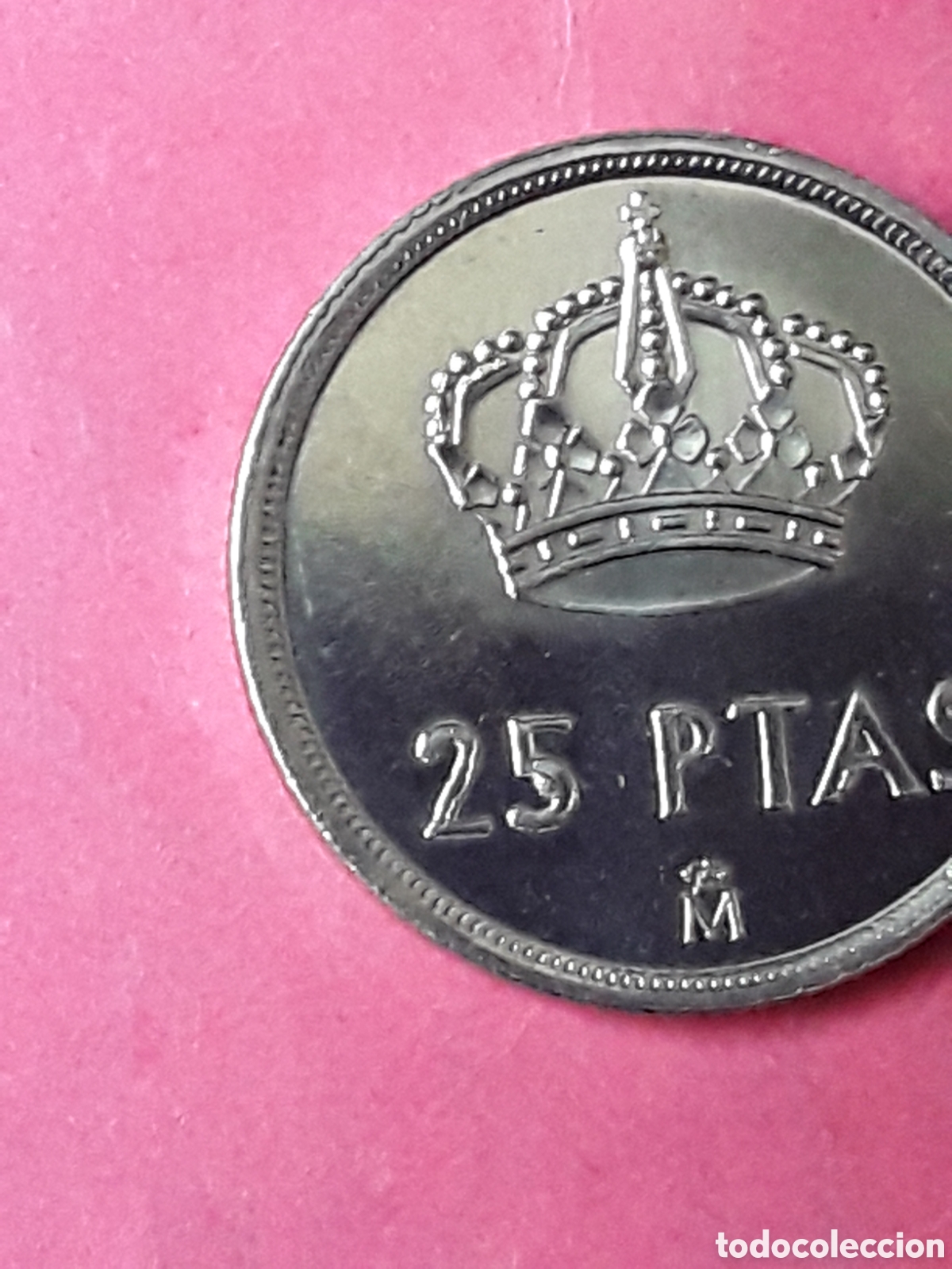 Monedas con errores: ERROR 25 PESETAS 1982. PUNTO DENTRO DEL 5. SIN CIRCULAR
