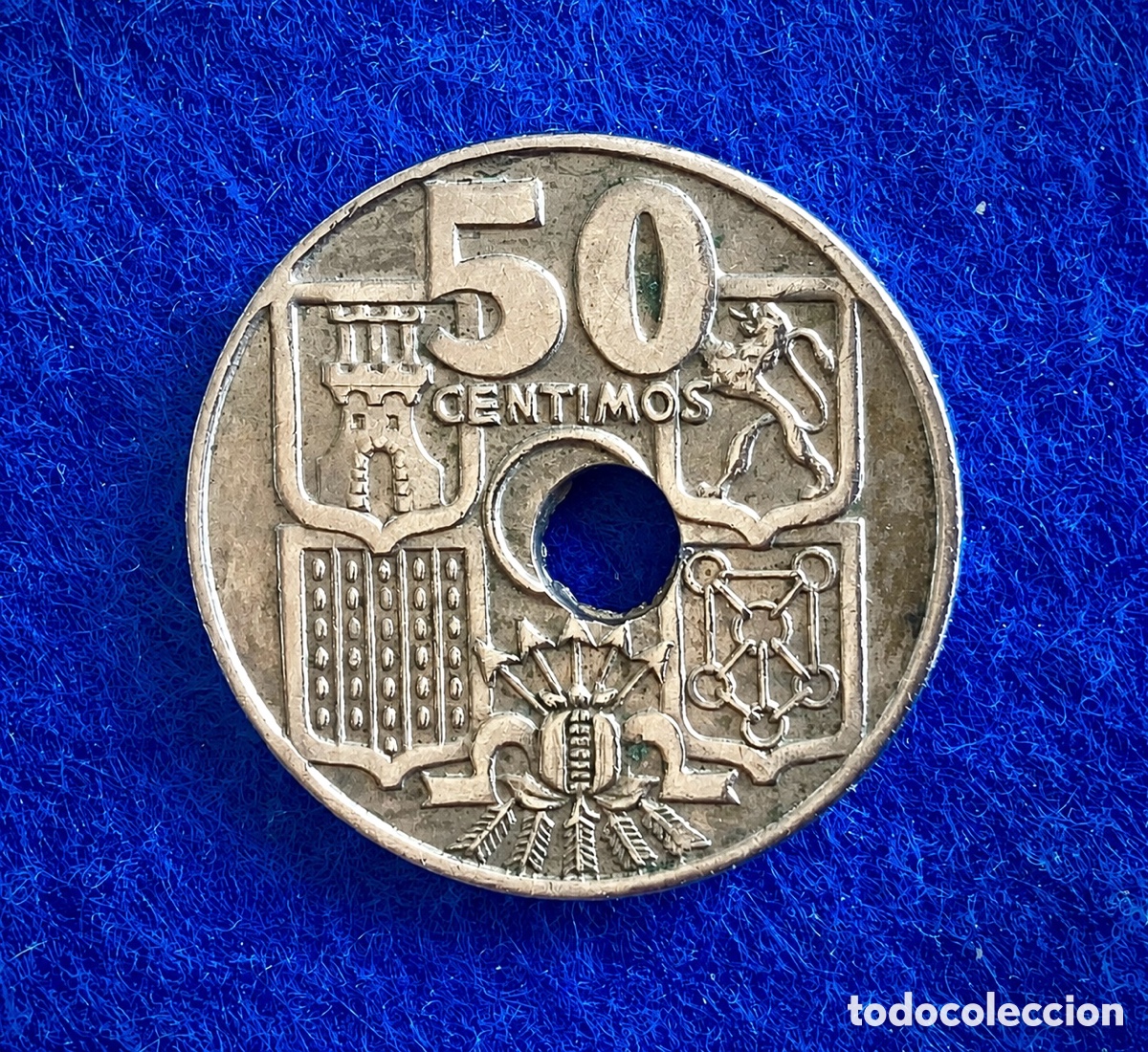 Monedas con errores: ERROR! 50 C&Eacute;NTIMOS 1949 *62 ~ AGUJERO DESPLAZADO. (ESTADO ESPA&Ntilde;OL)