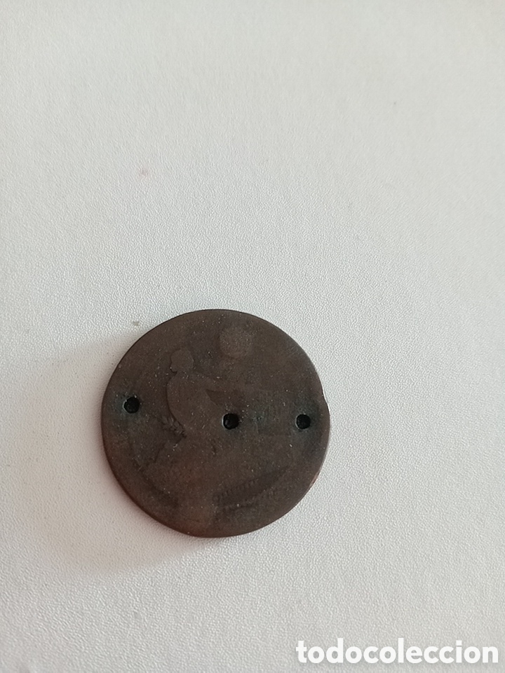 Monedas con errores: MONEDA ANTIGUA CON MARCAS TIPO AGUJEROS
