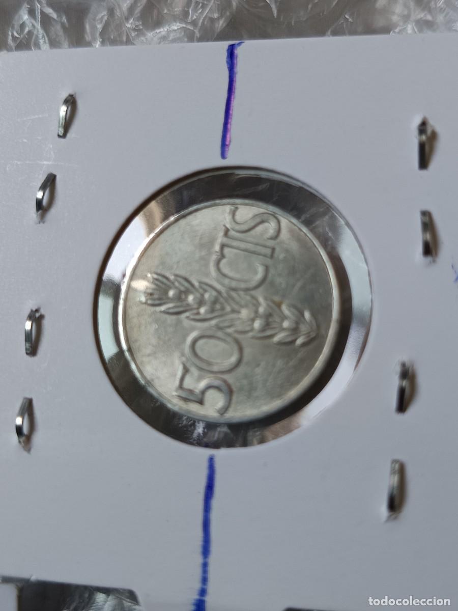 Monedas con errores: 2 monedas 50 c&eacute;ntimos 1966 reverso girado - Foto 3