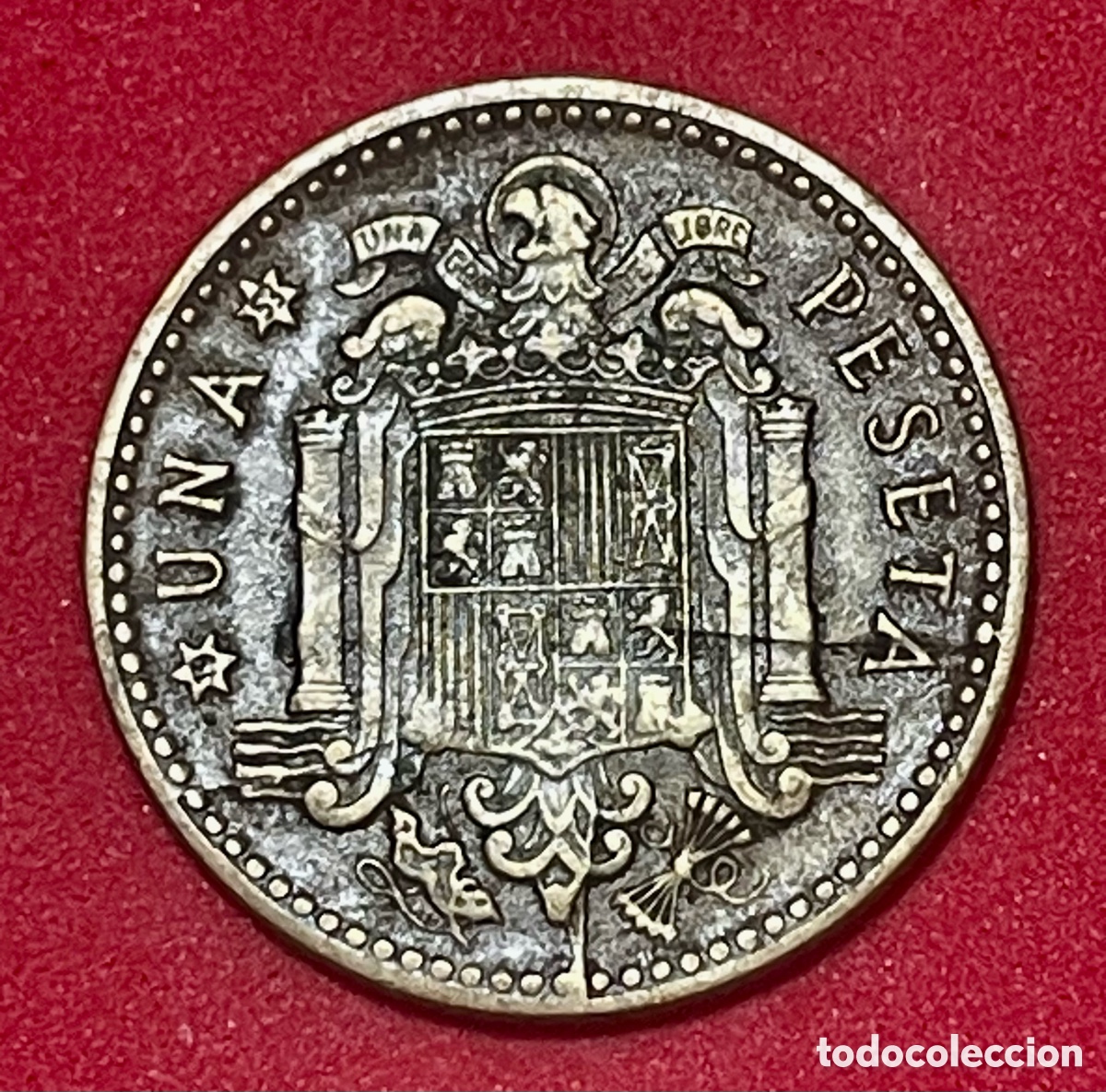 Monedas con errores: * ERROR * 1 peseta 1947*53. CU&Ntilde;O PARTIDO EN TEVERSO - Foto 1
