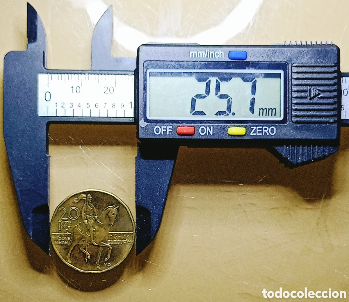 Monedas con errores: Moneda Rep&uacute;blica Checa(2020) Error de Acu&ntilde;aci&oacute;n - Foto 22