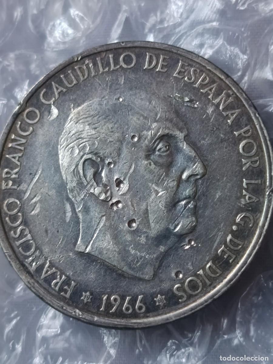 Monedas con errores: 3 monedas de 100 pesetas 1966 plata error - Foto 4