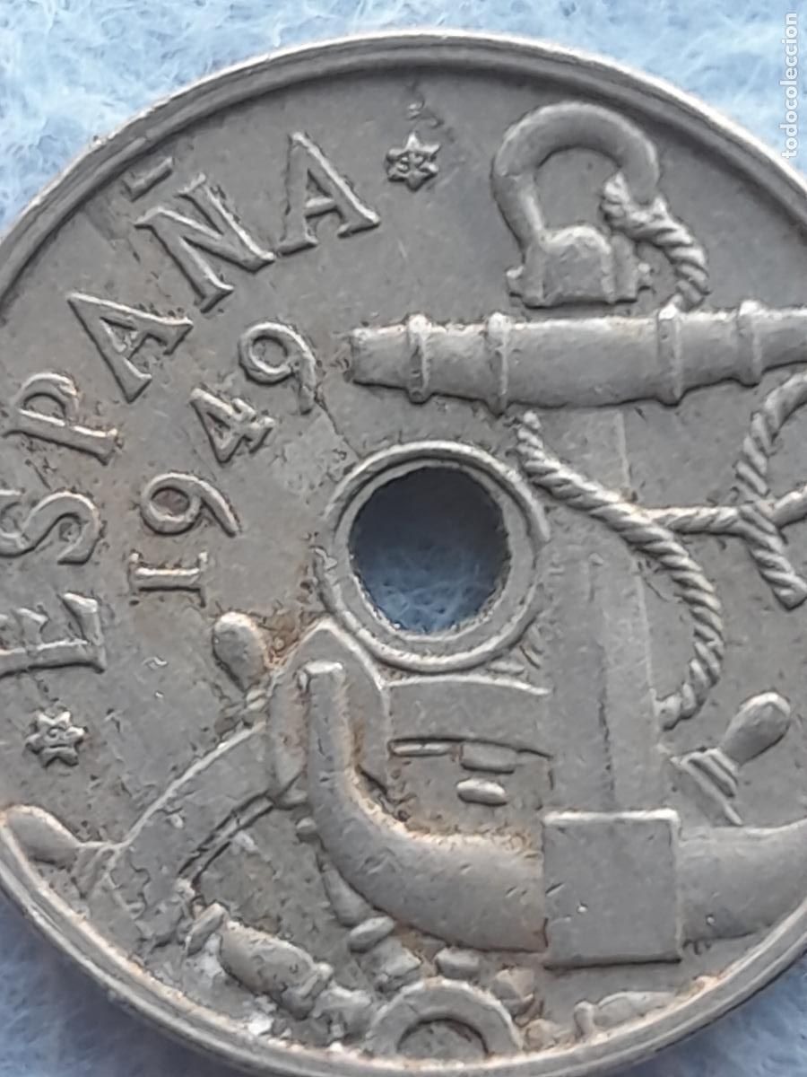 Monedas con errores: Estado Espa&ntilde;ol. 50 C&eacute;ntimos. A&ntilde;o 1949. Error Perforaci&oacute;n Menor. - Foto 2