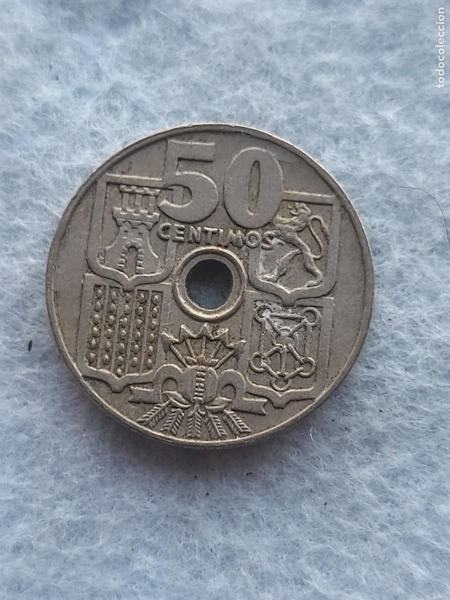 Monedas con errores: Estado Espa&ntilde;ol. 50 C&eacute;ntimos. A&ntilde;o 1949. Error Perforaci&oacute;n Menor. - Foto 3