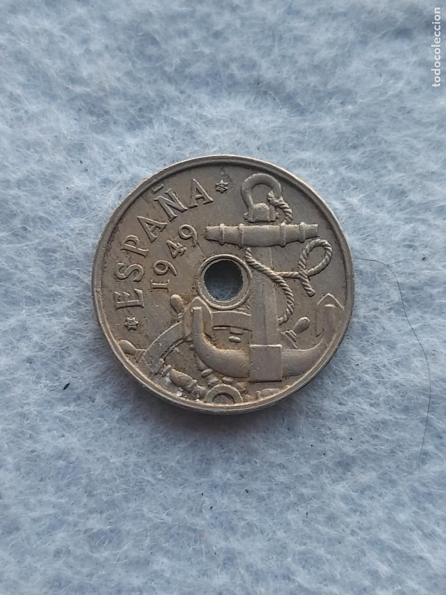 Monedas con errores: Estado Espa&ntilde;ol. 50 C&eacute;ntimos. A&ntilde;o 1949. Error Perforaci&oacute;n Menor.