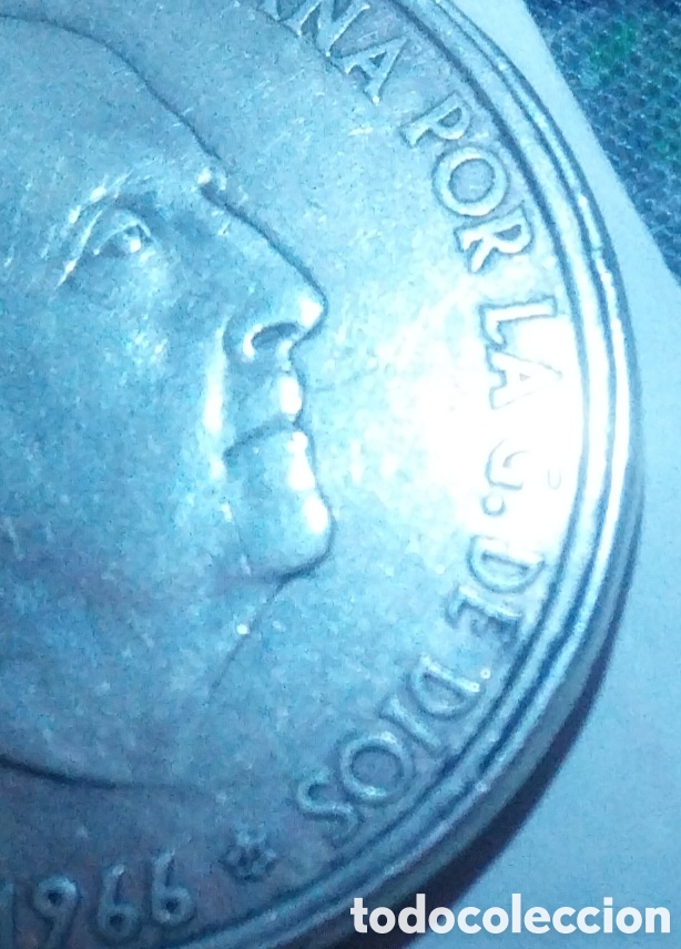 Monedas con errores: 100 Ptas 1966 *66 Plata Error Cospel Mordedura MBC+ - Foto 2