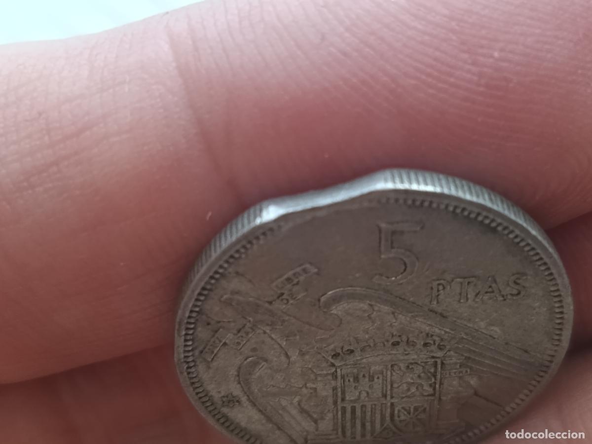Monedas con errores: 5 pesetas 1957 estrella 71 variedad COSPEL SEGMENTADO - Foto 2