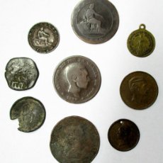 Monedas de España: CONJUNTO DE MONEDAS ANTIGUAS, FICHA PUBLICITARIA, MEDALLA, BOTON MILITAR. LOTE 4182. Lote 378034714