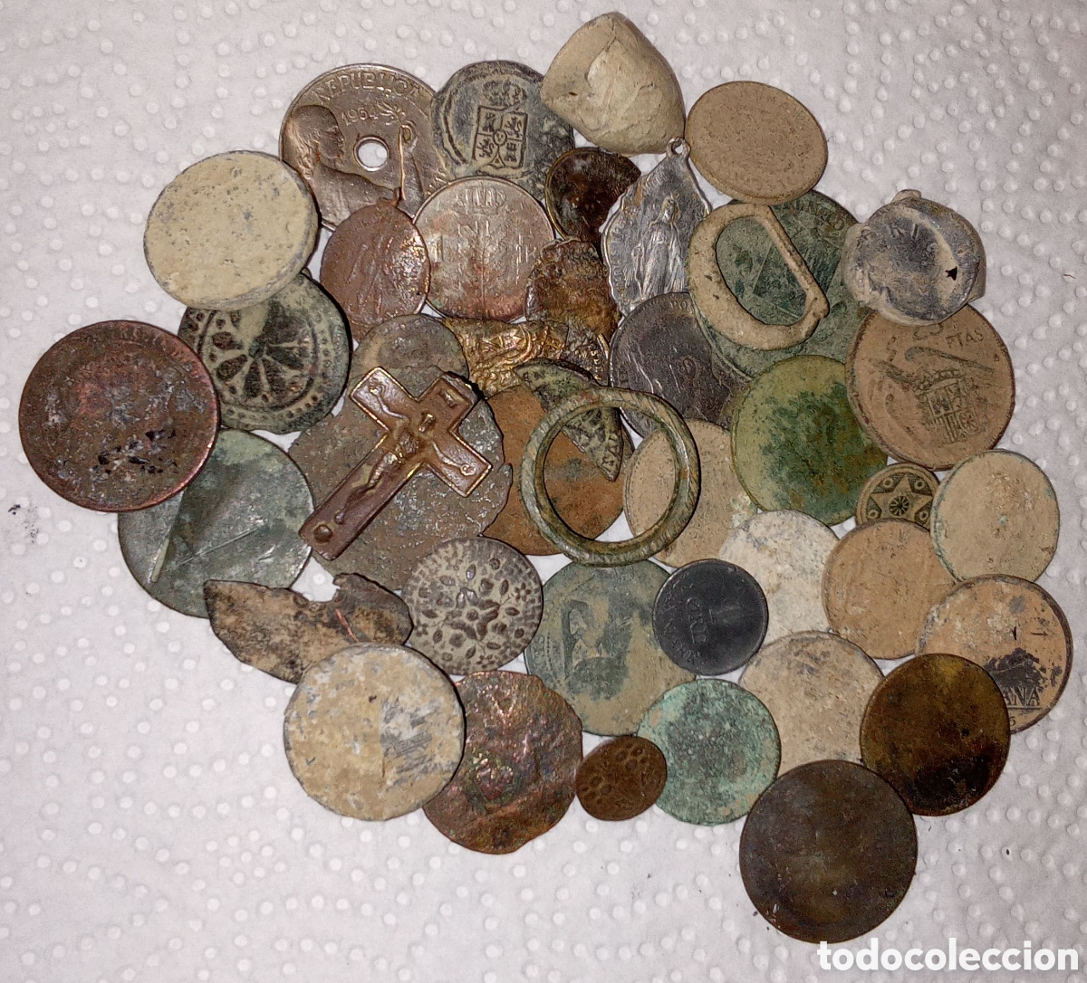 Monedas de Espa&ntilde;a: LOTE DE 42 MONEDAS PARA LIMPIAR Y CLASIFICAR