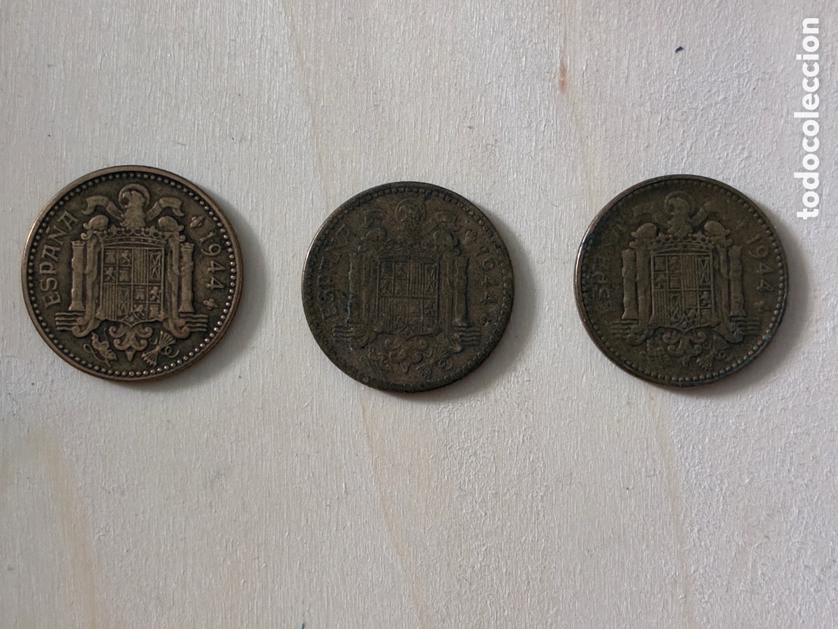 Monedas de Espa&ntilde;a: 3 monedas de 1 peseta son del mismo a&ntilde;o: 1944