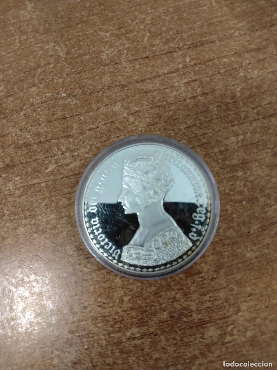 Monnaies d'Espagne: Moneda Conmemorativa de Plata Reina Elizabeth II &ndash; Escudo Her&aacute;ldico &ndash; Coleccionistas