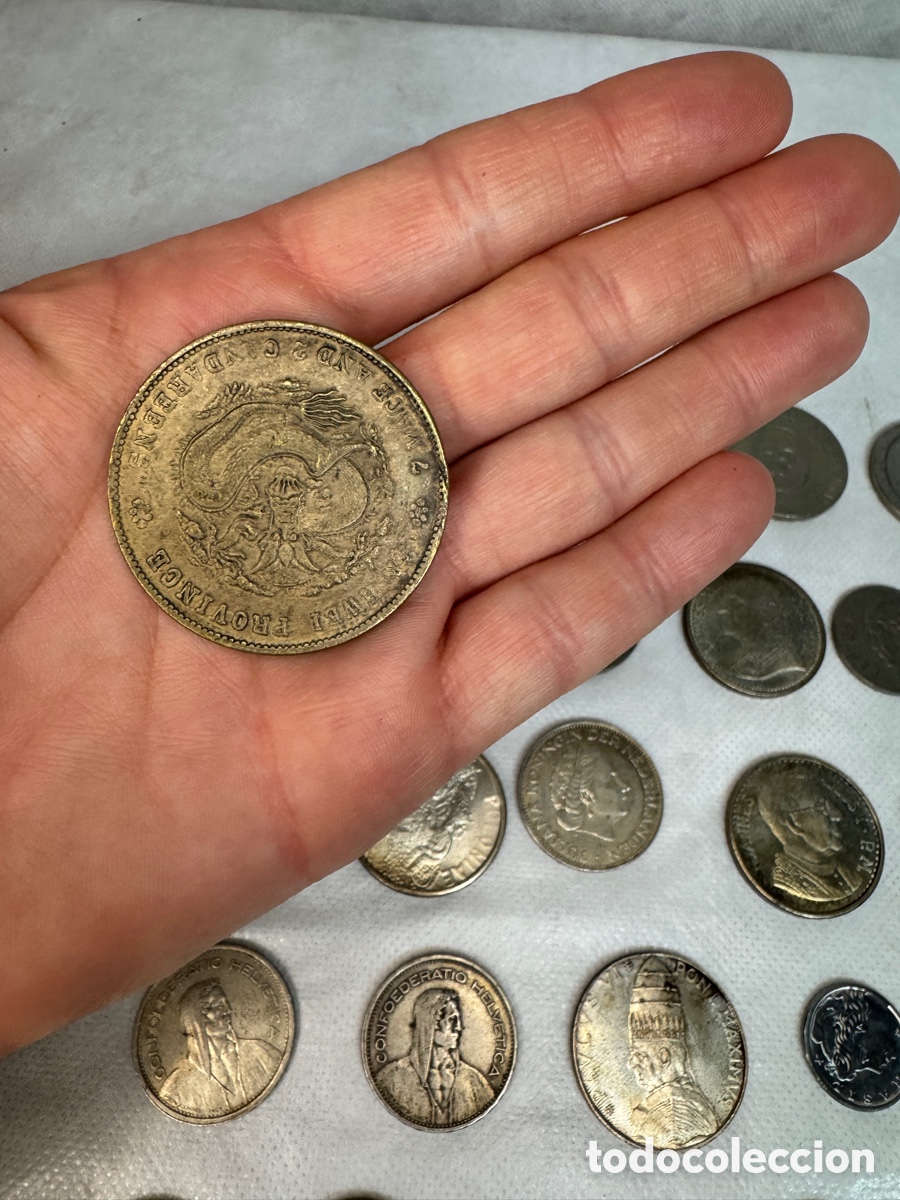 Monedas de Espa&ntilde;a: Lote de 36 monedas internacionales - Foto 9
