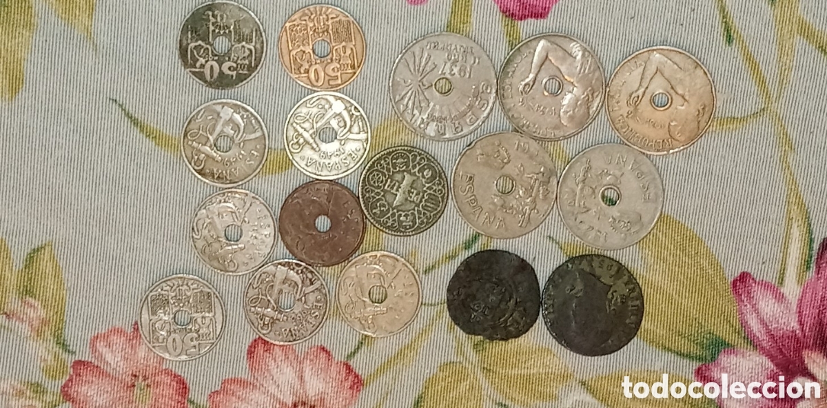 Monedas de Espa&ntilde;a: Lote 17 Monedas Espa&ntilde;a: Incluye 1 Real Plata S.XVIII Y 4 Maraved&iacute;s 1833