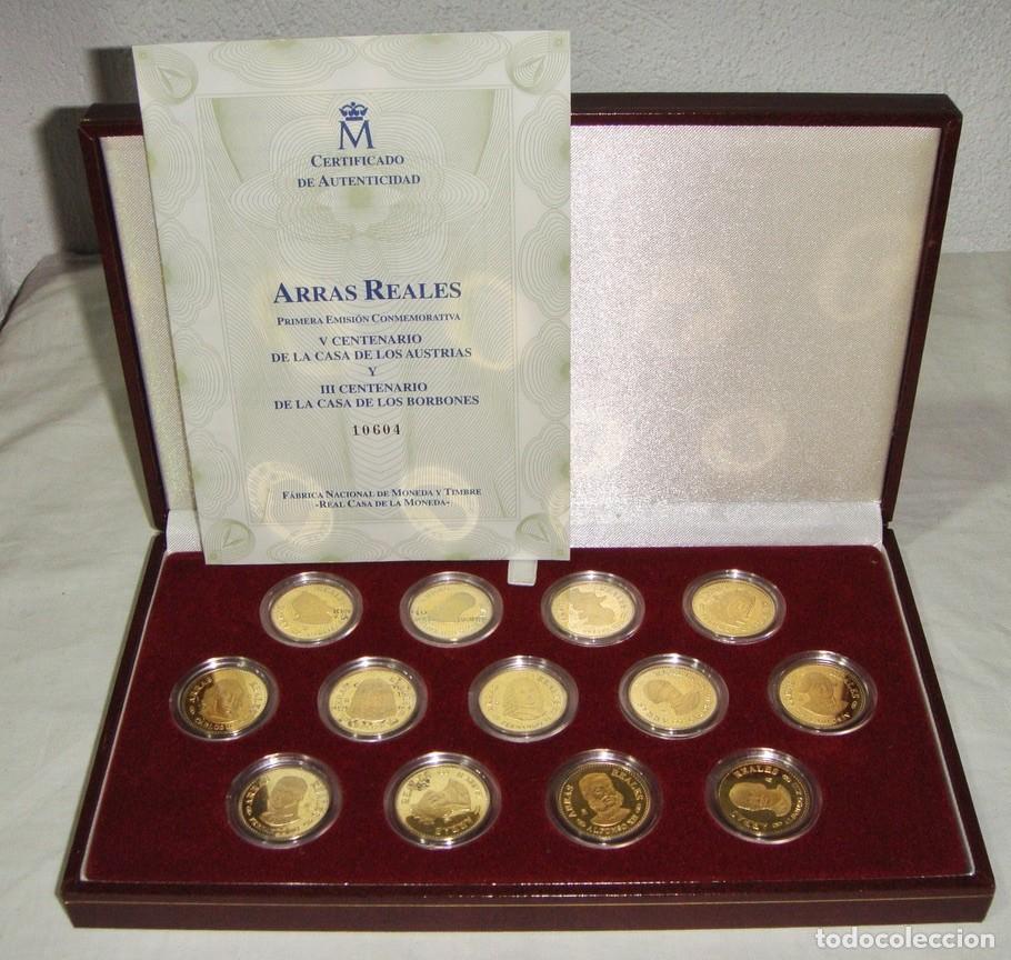 Monedas de Espa&ntilde;a: Colecci&oacute;n de Arras Reales &middot; 13 piezas de plata 925 ba&ntilde;adas en oro de 24 K &middot; Con bandeja y estuche