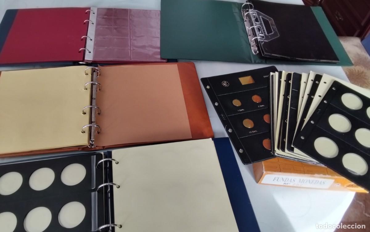 Monedas de Espa&ntilde;a: LOTE DE 4 ALBUMES PARA MONEDAS CON ALGUNA PAGINA Y UNA CAJA DE 12 HOJAS PARDO VARIADAS