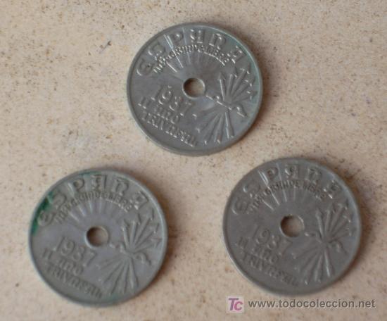 Monedas de Espa&ntilde;a: lote de 3 reales de 1937 con agujero de niquel en