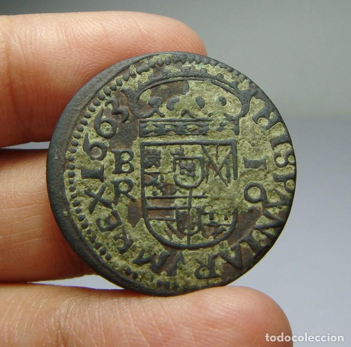 Monedas de Espa&ntilde;a: 16 Maraved&iacute;s. Felipe IV. Burgos - 1663 - Foto 2