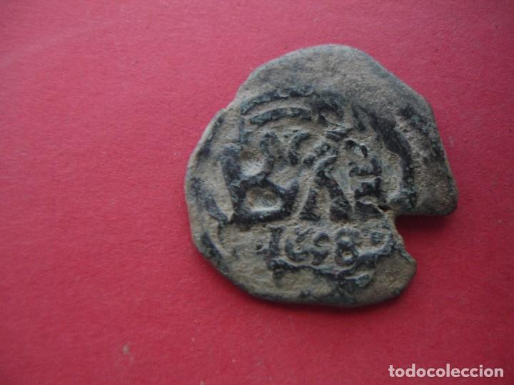 Monedas de Espa&ntilde;a: MARAVEDIES AUSTRIAS  &iquest;? 1698 RESELLADA - Foto 1