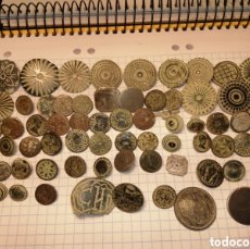 Monedas de España: LOTE BOTONES ANTIGUOS MILITARES DIFERENTES ÉPOCAS, S. XVII / S. XVIII. Lote 362844200