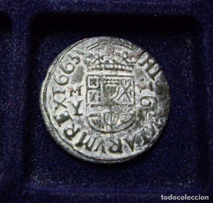Monedas de Espa&ntilde;a: FELIPE IV - 16 MARAVEDIES - 1663 Y - MADRID - ESCASO - Foto 2