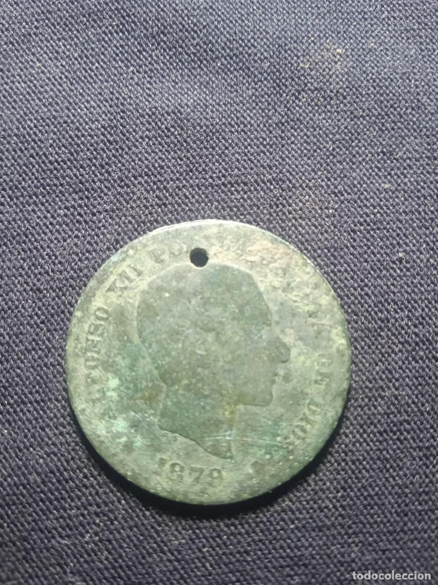 Monedas de Espa&ntilde;a: Moneda Alfonso XII perforada. - Foto 1