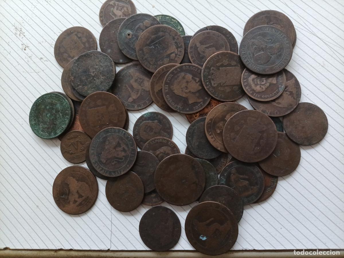 Monedas de Espa&ntilde;a: LOTE DE 52 COBRES, CHAVOS 5 Y 10 C&Eacute;NTIMOS, PERRAS CHICAS Y GORDAS, alguna extranjera