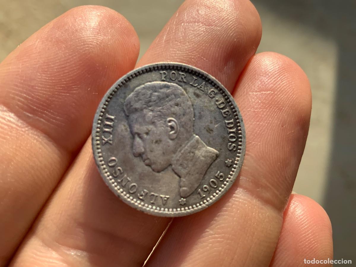 Monedas de Espa&ntilde;a: Una 1 peseta de plata 1905, estrellas legibles 19* 05*, S.M.V , Alfonso XVIII, 4,84gr. Escasa.