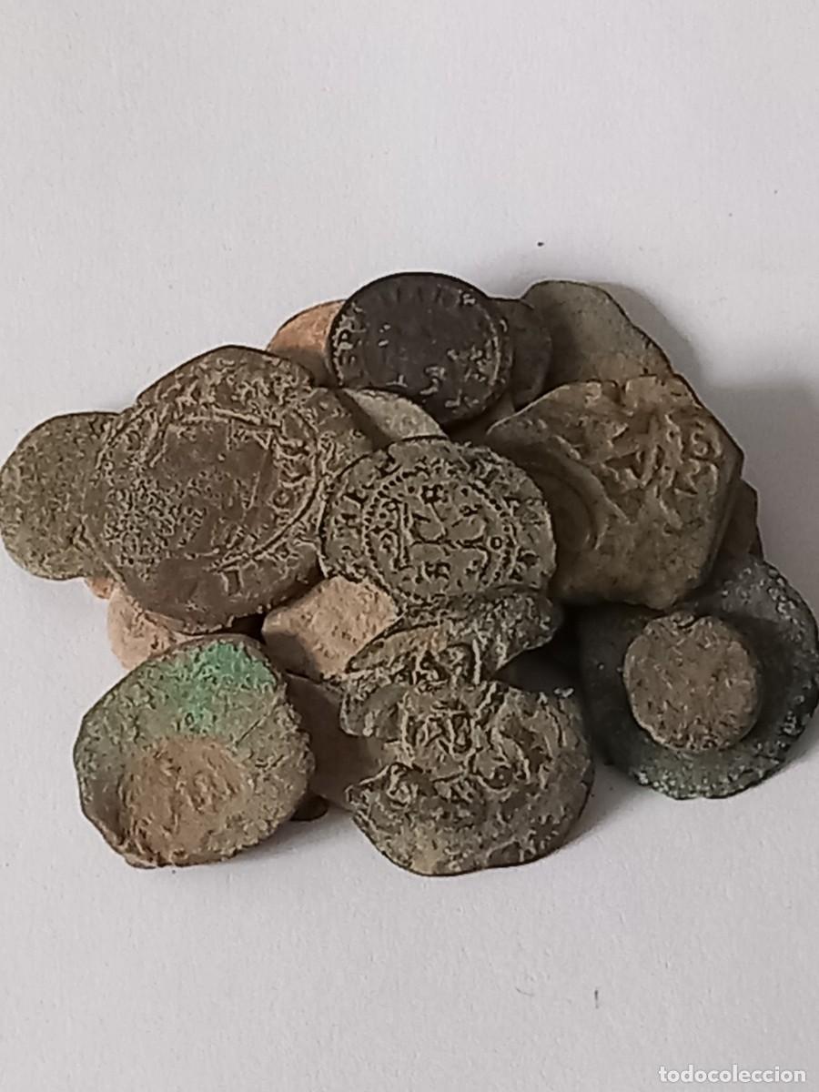 Monedas de Espa&ntilde;a: Lote 5 de 25 monedas espa&ntilde;olas, diferentes &eacute;pocas y estados. Para limpiar y expertizar. Oportunidad
