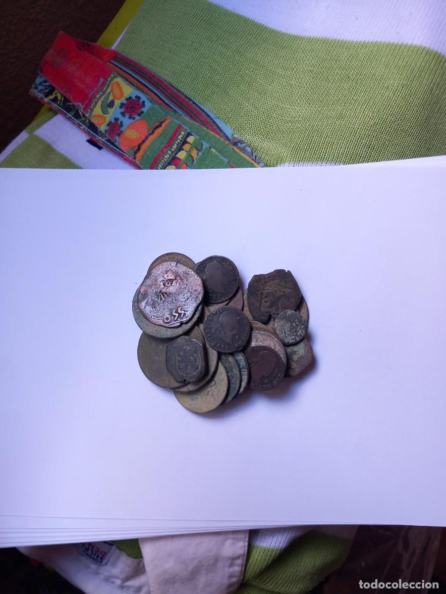 Monedas de Espa&ntilde;a: Lote 11 de 25 monedas espa&ntilde;olas, diferentes &eacute;pocas y estados. Para limpiar y expertizar. Oportunidad