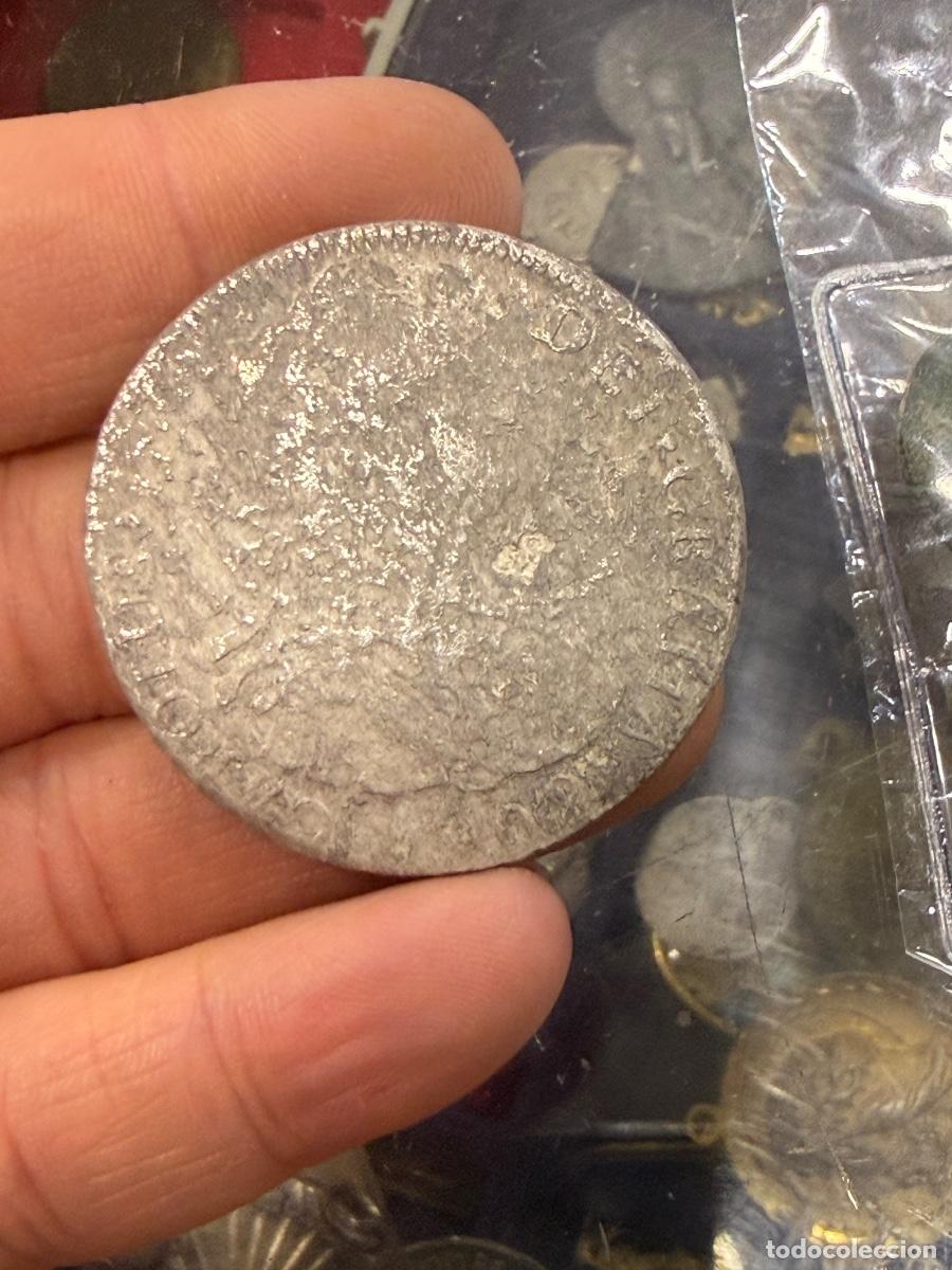 Monnaies d'Espagne: Carlos III O IV? Lima oxidaciones marinas