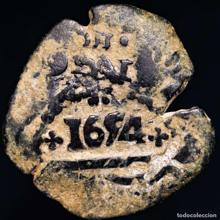 Monedas de Espa&ntilde;a: Felipe IV - 4 maraved&iacute;s. Dos resellos. VI Maravedis. (1636) Valladolid y IIII Maravedis 1654