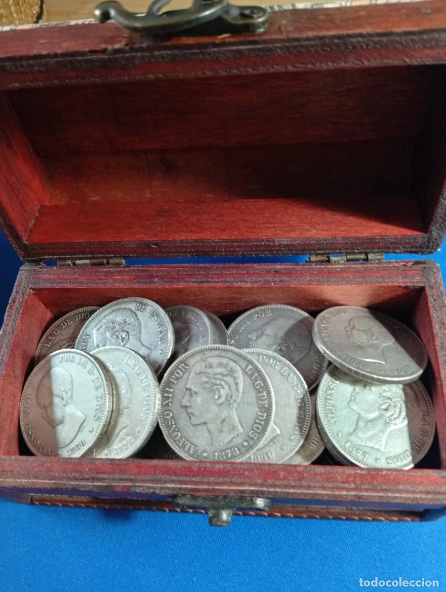 Monedas de Espa&ntilde;a: 50 monedas de plata 5 ptas ( duros ) varios a&ntilde;os