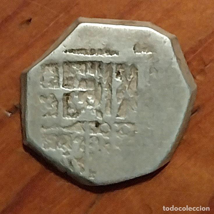 Coins of Spain: Preciosa macuquina de 1 real a clasificar. Plata.