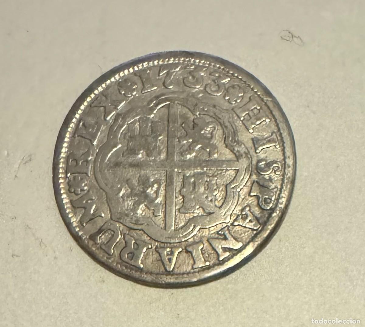 Monedas de Espa&ntilde;a: Medio Real de Felipe V - 1733 - Sevilla (Ensayadores P.A.) - Plata - 2g / 16mm