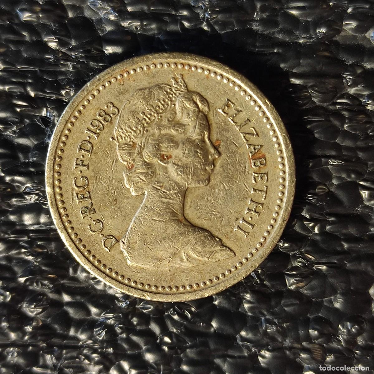 Monedas de Espa&ntilde;a: Moneda Reino Unido, One Pound , A&ntilde;o 1983. Elizabeth II. Grabado y estriado con inscripci&oacute;n.