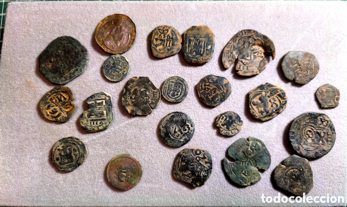 Monedas de Espa&ntilde;a: Lote 22 Maravedis a catalogar - Foto 1