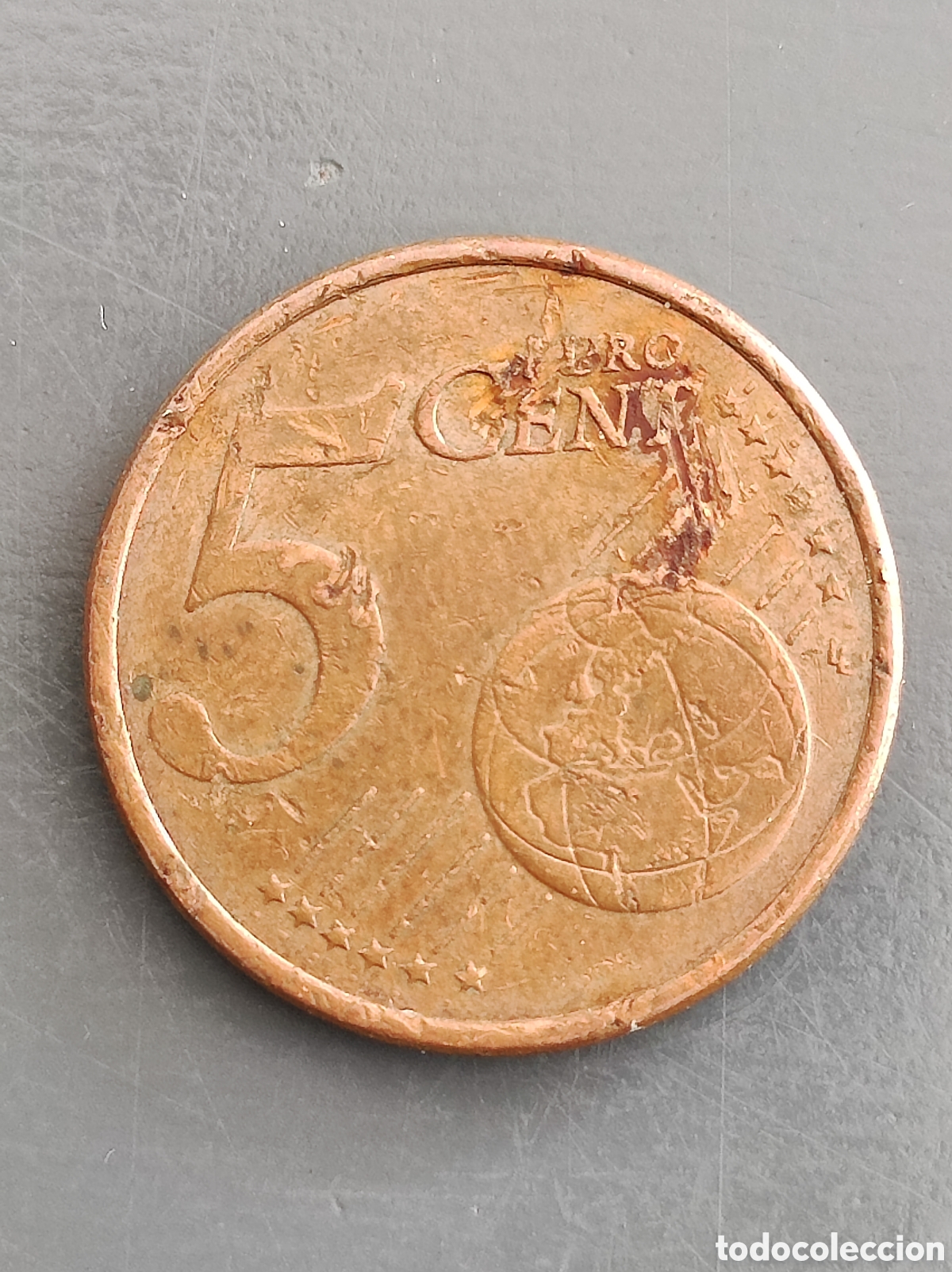 Euros: Moneda 5 c&eacute;ntimos 2010 error acunaccion y exceso de material - Foto 2