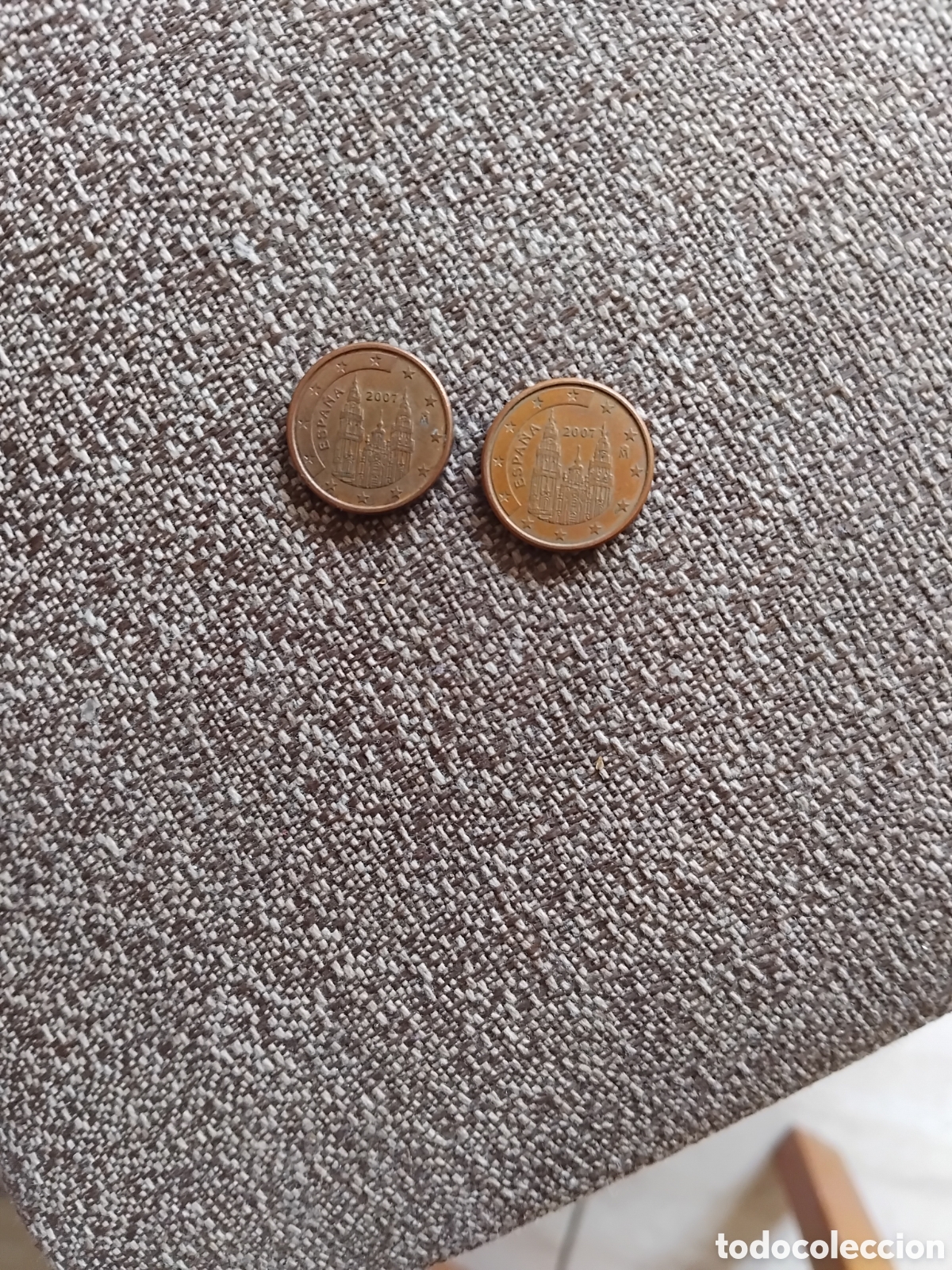 Euros: 1 c&eacute;ntimo Espa&ntilde;a 2007,error en los colores, normal y diferente - Foto 1