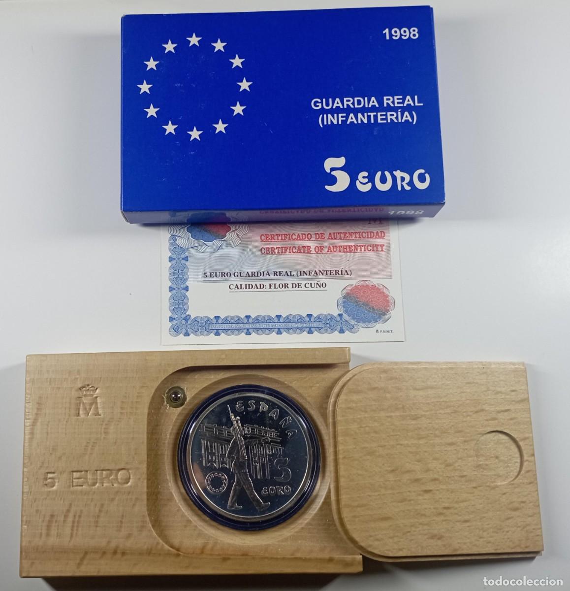 Euros: Moneda de Espa&ntilde;a 5 euro de 1998 Guardia Real (Infanter&iacute;a), de plata 33,78 gr