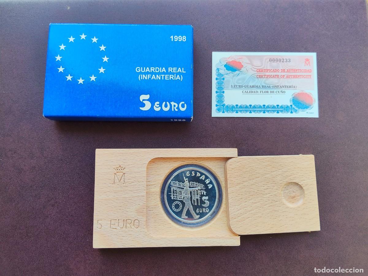 Euros: MONEDA DE 5 EUROS DEL A&Ntilde;O 1998.GUARDIA REAL (DE PLATA) CON CAJA Y CERTIFICADO.