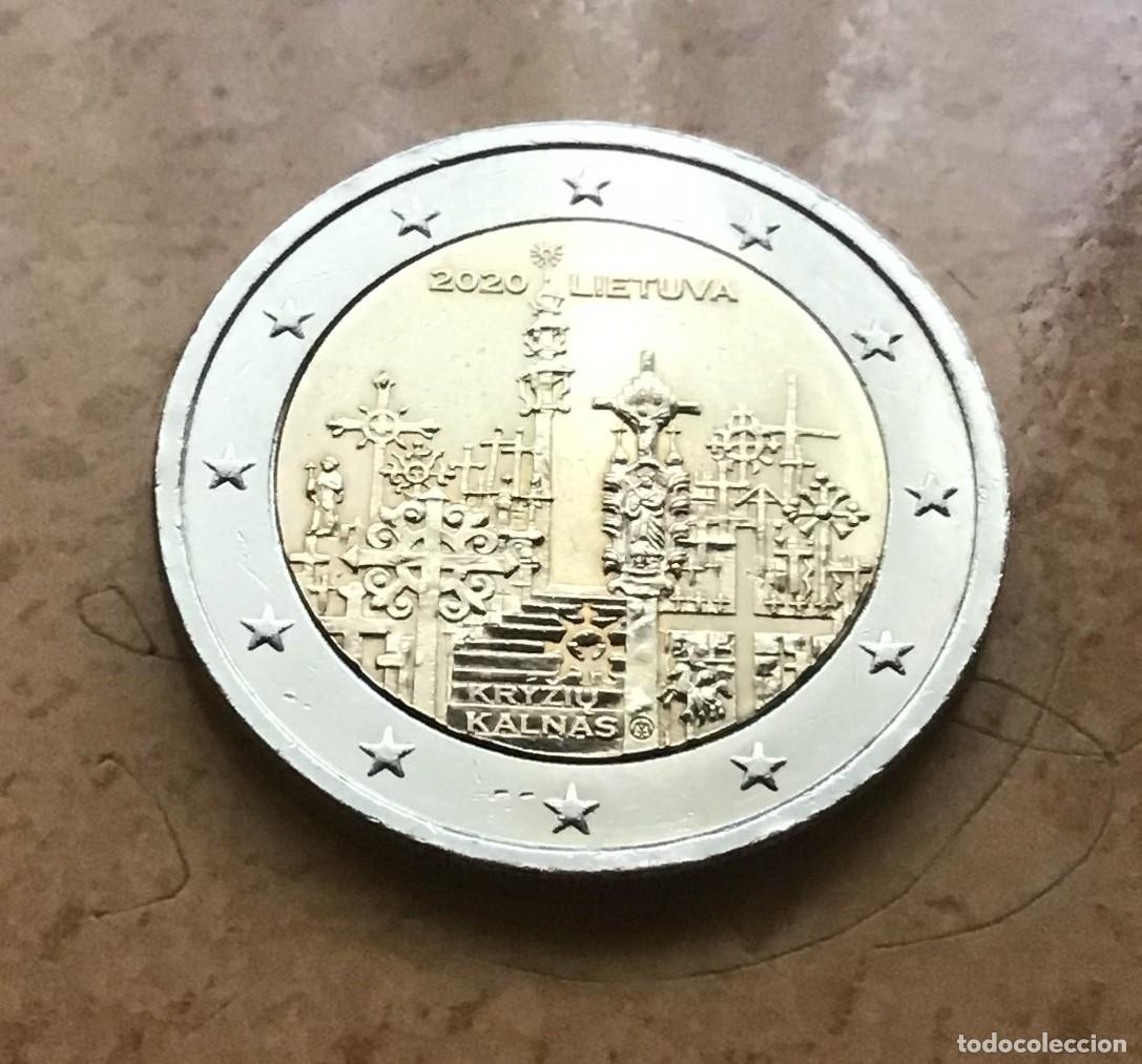Euros: 2 euros conmemorativos de Lituania. Colina de las Cruces. A&ntilde;o 2020. Circulada EBC